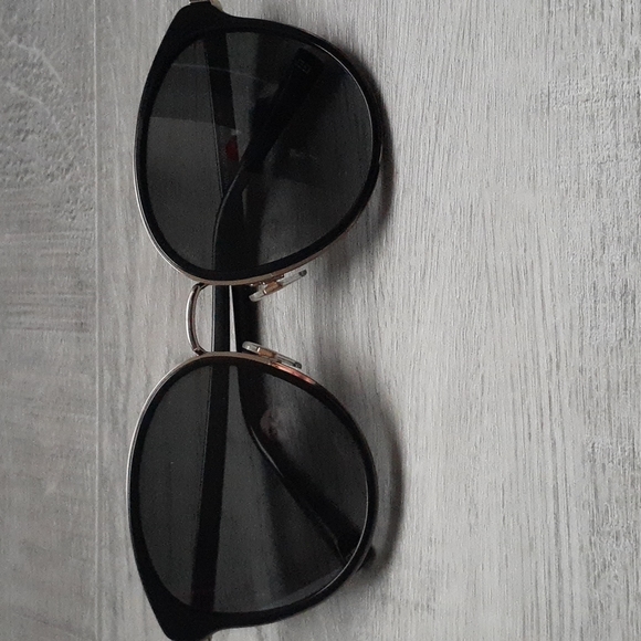 Accessories - Authentic Givenchy Paris 😎 sunglasses
